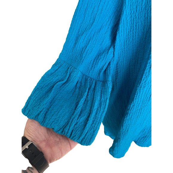 Relaxed Blue Tunic with Boxy Fit and 3/4 Sleeves - Picture 2 of 5